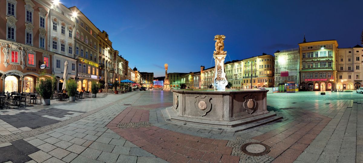 Bild: information/hauptplatz-brunnen-linztourismus-johann-steininger-062016.jpg