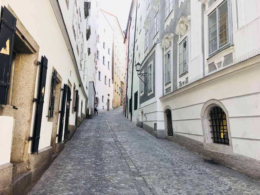 Bild: quiz/1655194322_hofberg-zum-schloss-c-visitlinz-fs.jpg