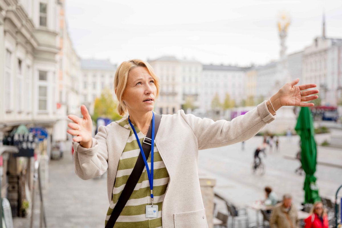 Bild: quiz/1739259664_stadtf-hrung-linz-gruppe-3-linz-tourismus-tom-mesic.jpg