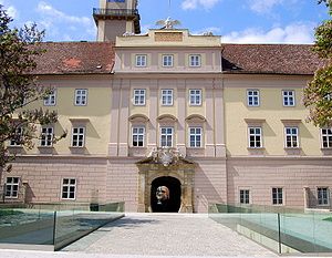Bild: quiz/300px-landhaus.jpg