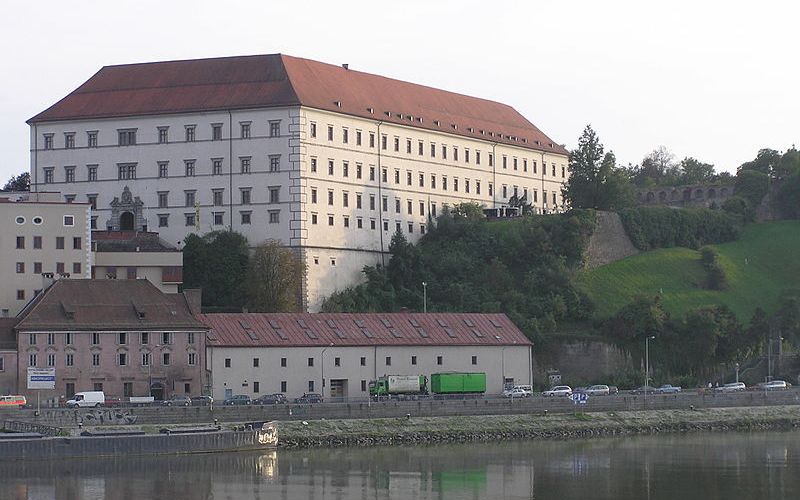 Bild: information/800px-linzcastle20050926.jpg
